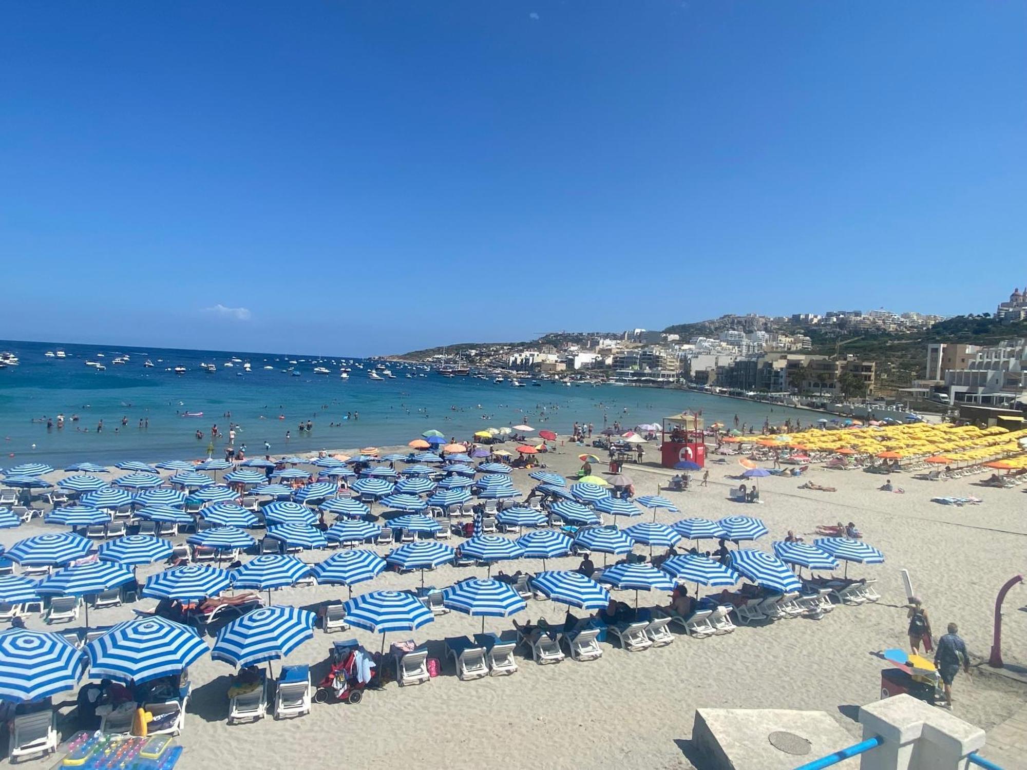 Sunshine Apartments Mellieha - Modern Three Bedroom Ground Floor Apartment With Yard Exterior photo